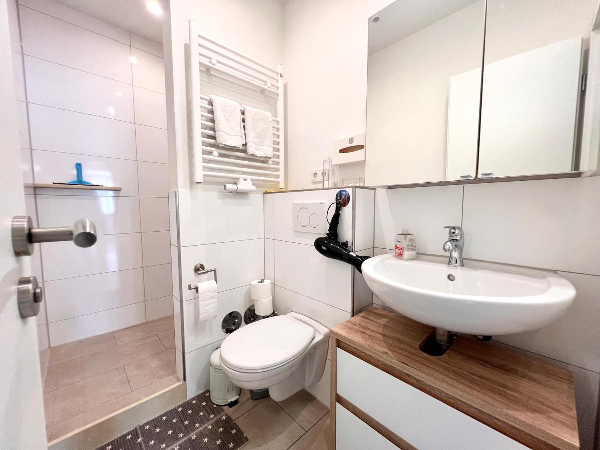 London Suite Fuer 4 Mit Kueche Und Wifi Essen Exterior foto
