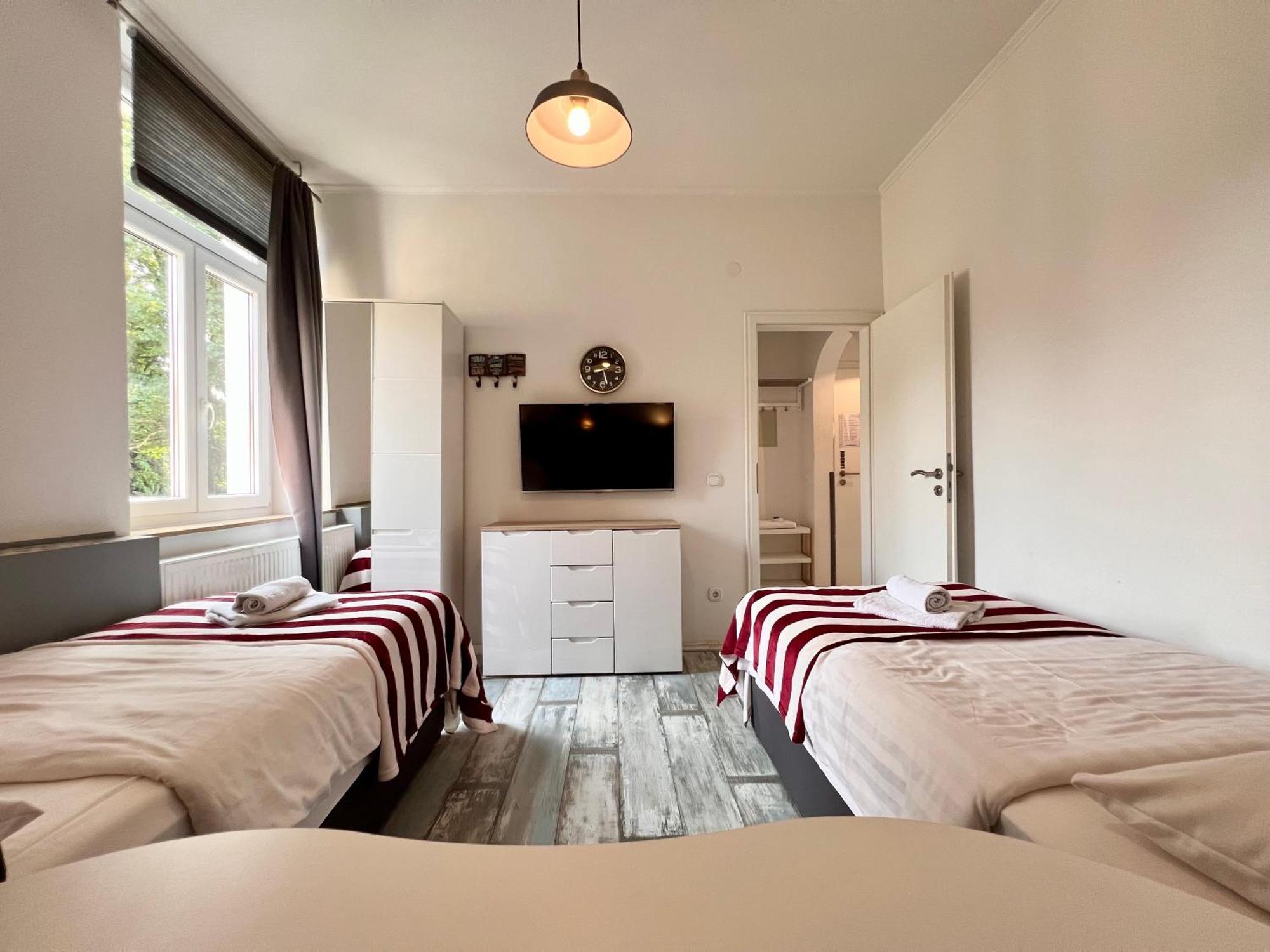 London Suite Fuer 4 Mit Kueche Und Wifi Essen Exterior foto